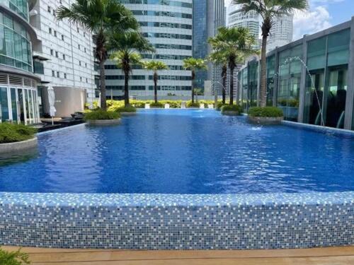 Soho Suites KLCC By M&T two Bedrooms Apartment — забронировать отель в Куала-Лумпуре