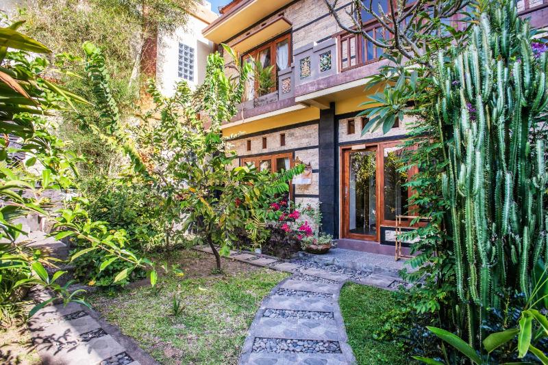 2BDR Budget House with Rice Field View Near Center — комфортный отель в Убуде