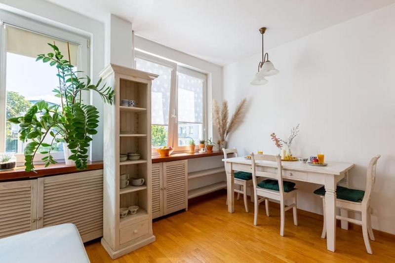 Cozy, bright, comfy studio next to the Old Town. — комфортный отель в Варшаве