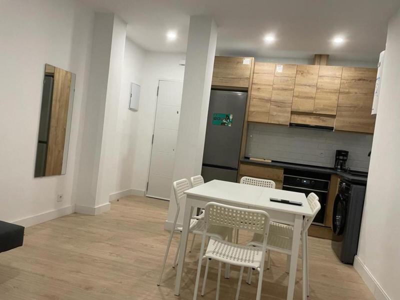 U2 Apartamento a estrenar, cerca de Metro — отель в Мадриде, Испания