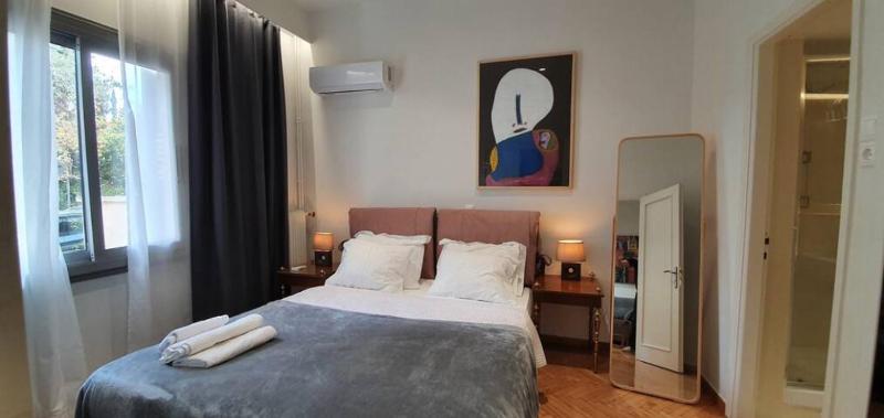 CHARMING apartment in Kolonaki — забронировать отель в Афины