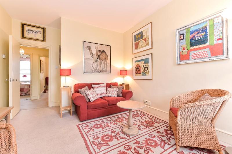 JOIVY 2 bed flat in the heart of London, close to Victoria Station — отель в Лондоне, Соединенное Королевство