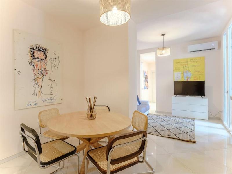 Indipendenza Cozy Apartment with Private Garden — отель с удобным расположением в Флоренции