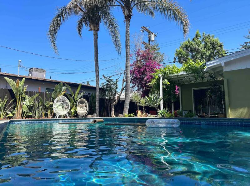 Villa La Verde - Newly Designed 4BR Villa with Pool & Guesthouse by Topanga — отзывы гостей и цены