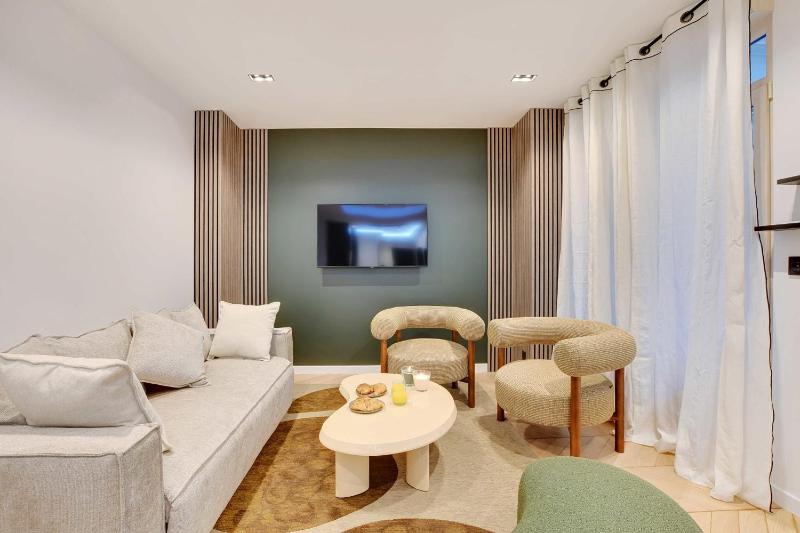 Elegant apartment - 2BR-6P - Le Marais — комфортный отель в Париже