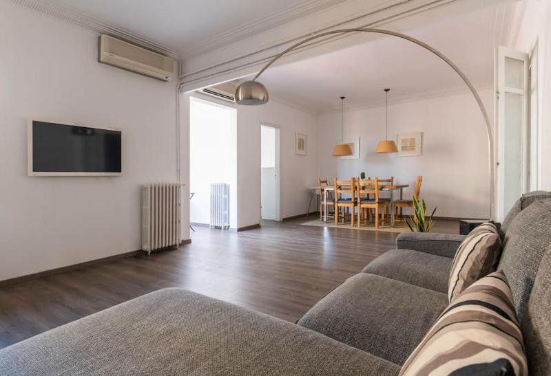 Centric and spacious, excellent for families — отель в Барселоне, Испания