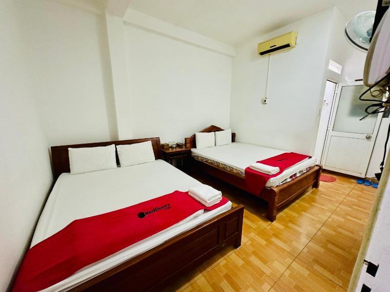 324 Tan Huong Hotel - Q. Tan Phu - by Bay Luxury — комфортный отель в Хошимине