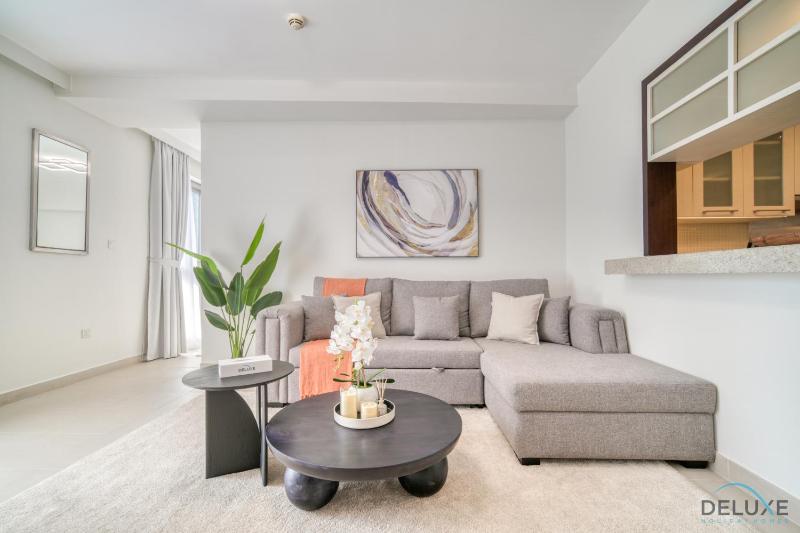 Цены на Expedient 2BR at BLVD Central Podium Downtown Dubai by Deluxe Holiday Homes в Дубае