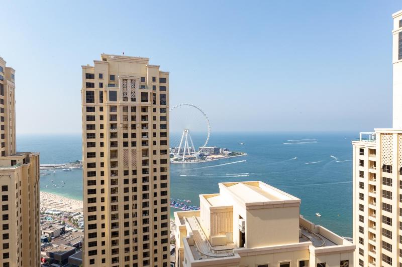Spacious 2BR in JBR 5min Walk to the Beach — забронировать отель в Дубае