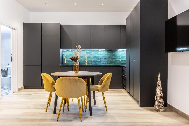 Suite Deluxe Valencia - AIORA Apartments — отель с удобствами в Валенсии