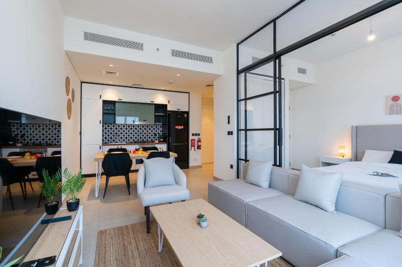 Classy Modern 2 Bedroom Perfect for Family — отель с удобствами в Дубае
