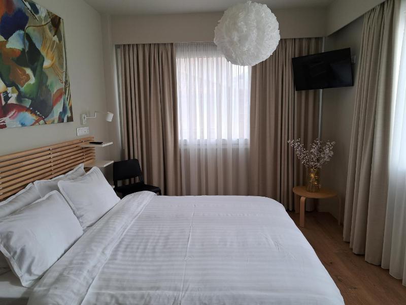 Цены на Historic Center Luxury Studio Apartment в Афины