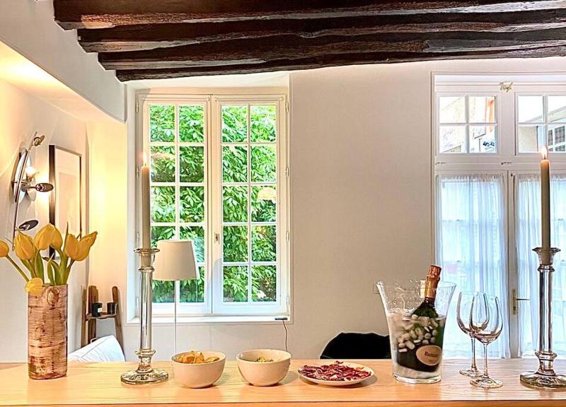 Apartment Pantheon PARIS 5 (Emily In Paris Place) — отель с удобствами в Париже
