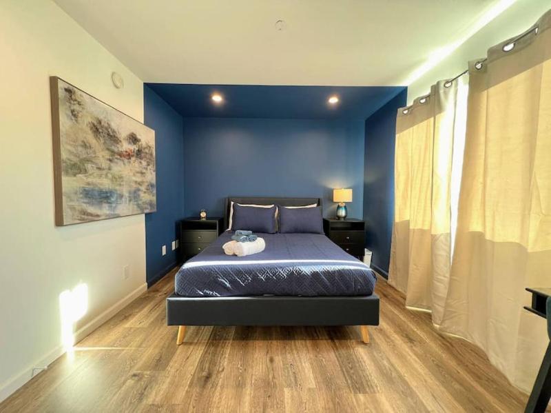 Цены на Trendy 2BR Near Hollywood Hotspots - BR9 в Лос-Анджелесе