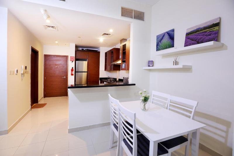 Цены на Brown Stone Holiday Homes Canal View WW в Дубае