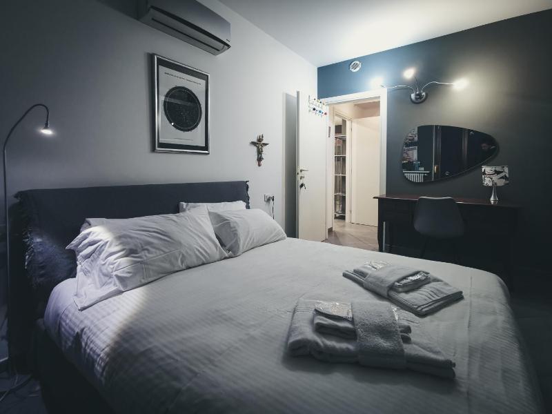 L'Arche Comfort&Relax - House on the Navigli River 2 — отель в Милане, Италия
