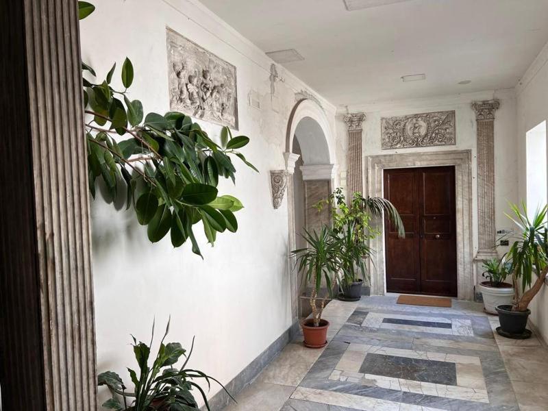Palazzo Diomede Carafa Santangelo Luxury Rooms — отель с удобствами в Неаполе