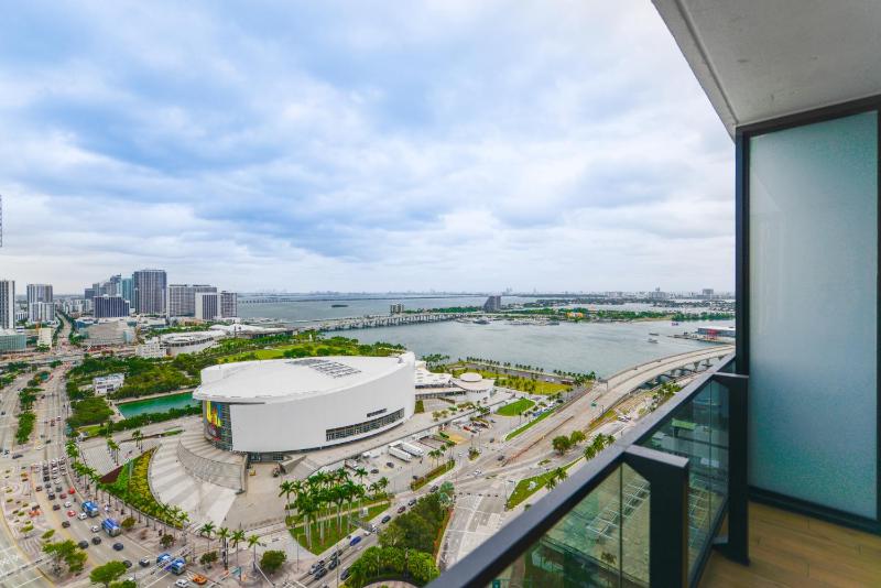 Quiet Bayside Studio Overlooking the city — отель с удобствами в Майами