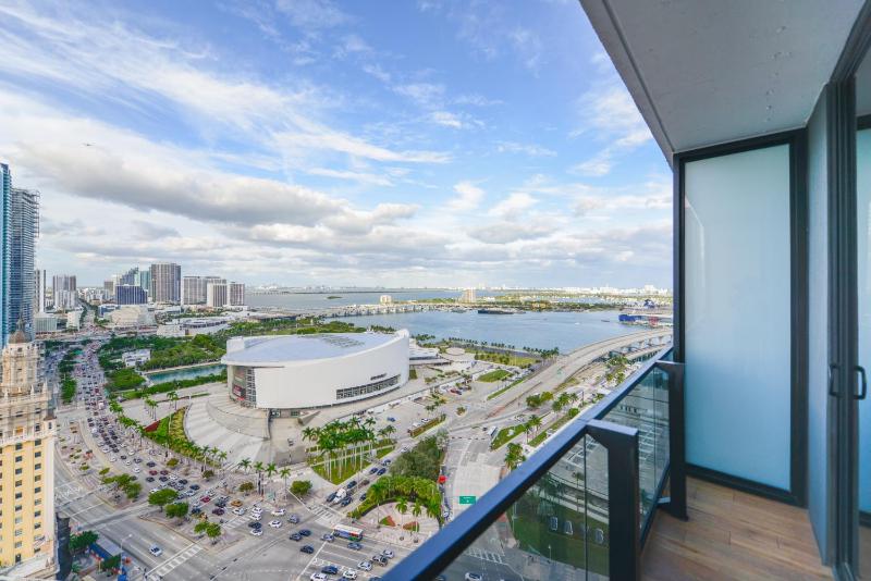 Цены на Studio Close to the Bayside with Ocean View в Майами
