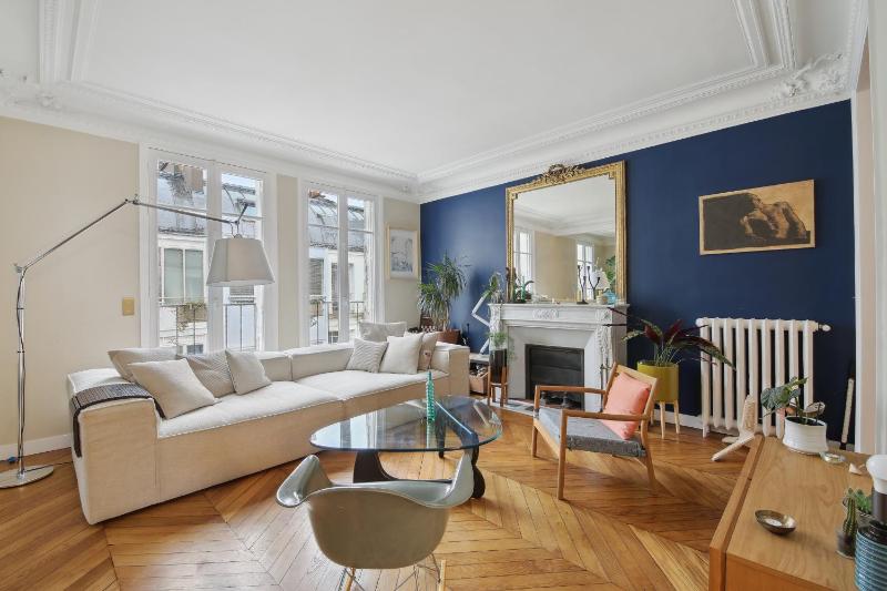 Appartement Familial 7 personnes -Entre Opera et Montmartre by Weekome — отель с удобным расположением в Париже