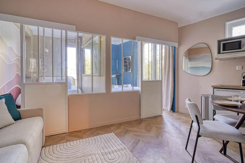 Appartement 2 chambres Pereire/Arc de Triomphe — отель в Париже, Франция