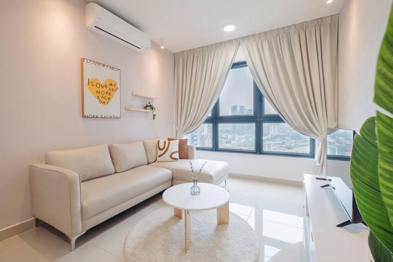 Enchanted Stays near MRT AEON Sunway Velocity Mall — отель в Куала-Лумпуре, Малайзия