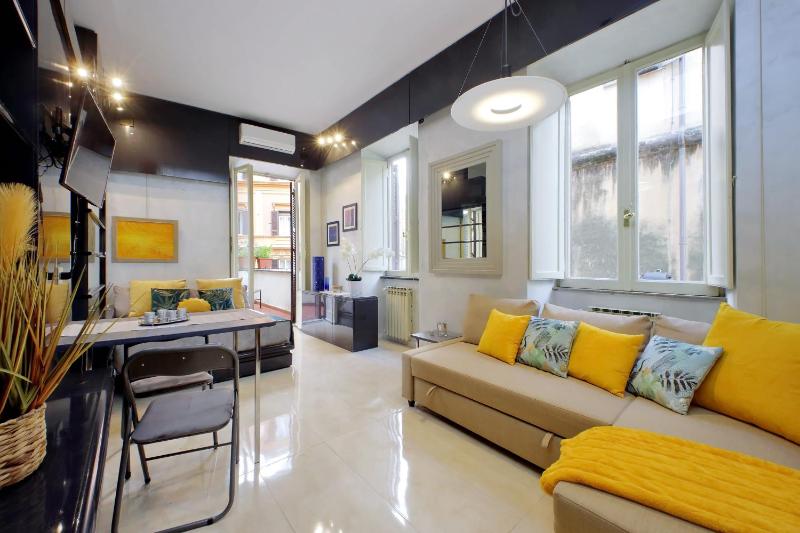 Charming loft with terrace at the Quirinale — забронировать отель в Риме