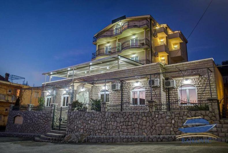 Bajko suites — отель с удобным расположением в Будва