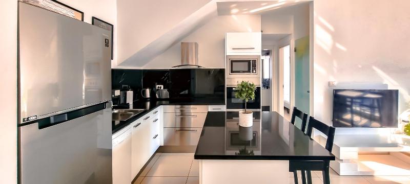 Цены на Appartements BnBIsrael - Montefiore Celeste в Тель-Авиве