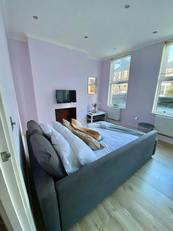 Lujoso apartamento a 5 min caminando de la estacion de Finsbury Park — комфортный отель в Лондоне