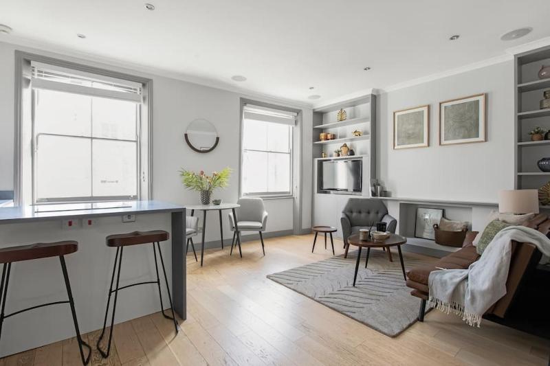 Notting Hill Stylish One Bedroom — отель с удобным расположением в Лондоне