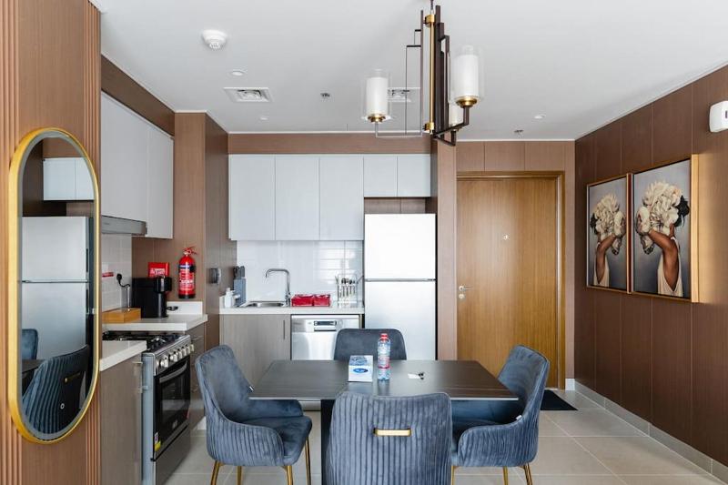 Stylish one bedroom next to Dubai Mall l Boulevard — отель с удобствами в Дубае