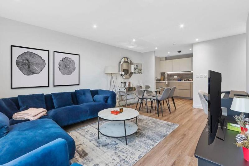 Цены на Lake View Hackney Two Bed в Лондоне