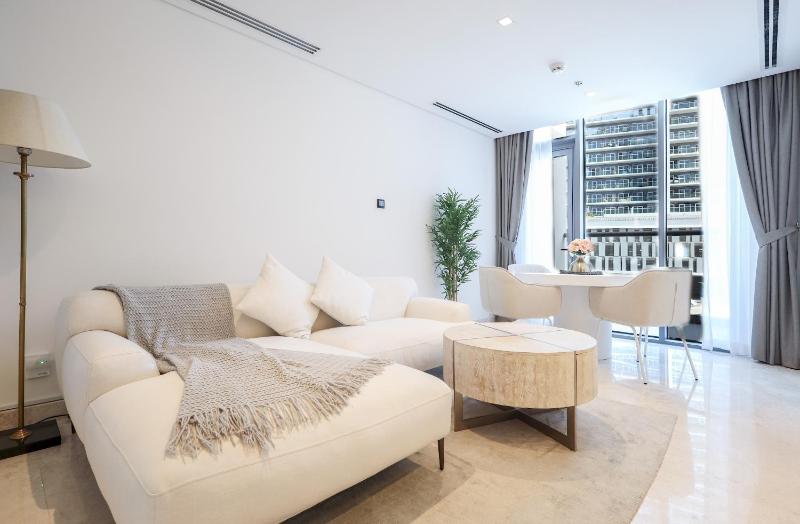 Elite LUX Holiday Homes - 2BR Suite of Elegance in Business Bay Dubai — забронировать отель в Дубае