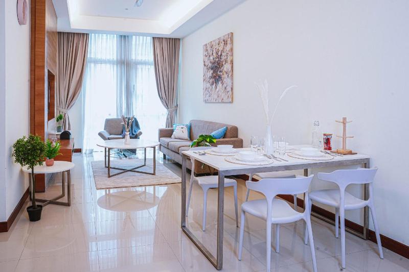 3 min walk to KLCC Cormar Suites 2BR Bathtub B63 D — комфортный отель в Куала-Лумпуре
