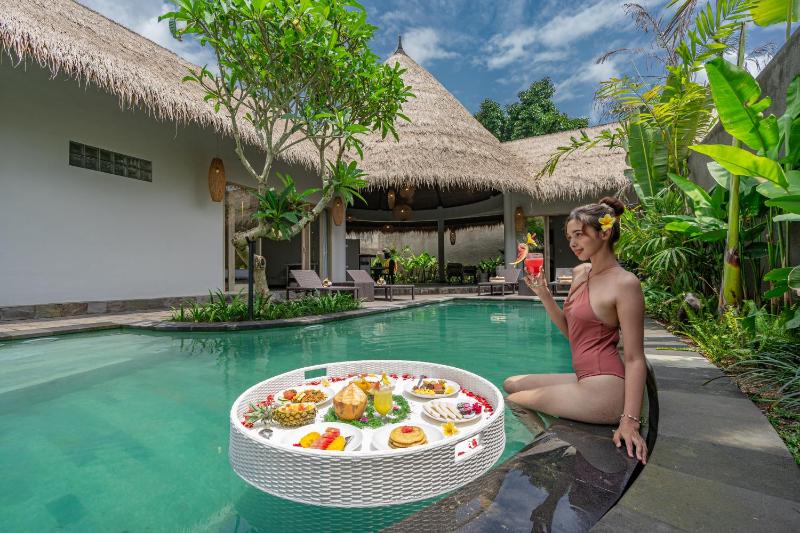Brand new Luxury 3BR villa Ethnic Ubud #4 — отель в Убуде, Индонезия