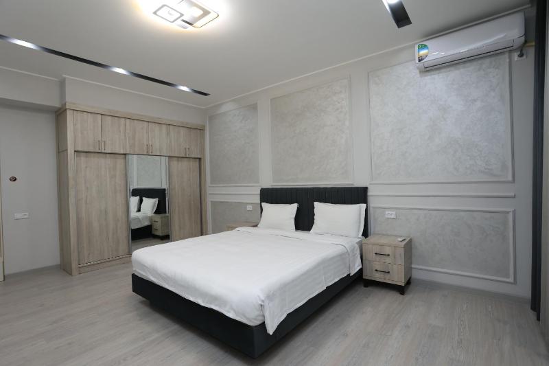 CHlNOR APARTAMENT — отель с удобным расположением в Андижон