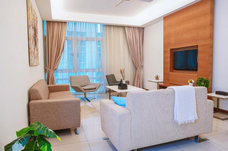 STOP 3 min walk to KLCC Cormar Suites 2BR Bathtub B89 D — комфортный отель в Куала-Лумпуре