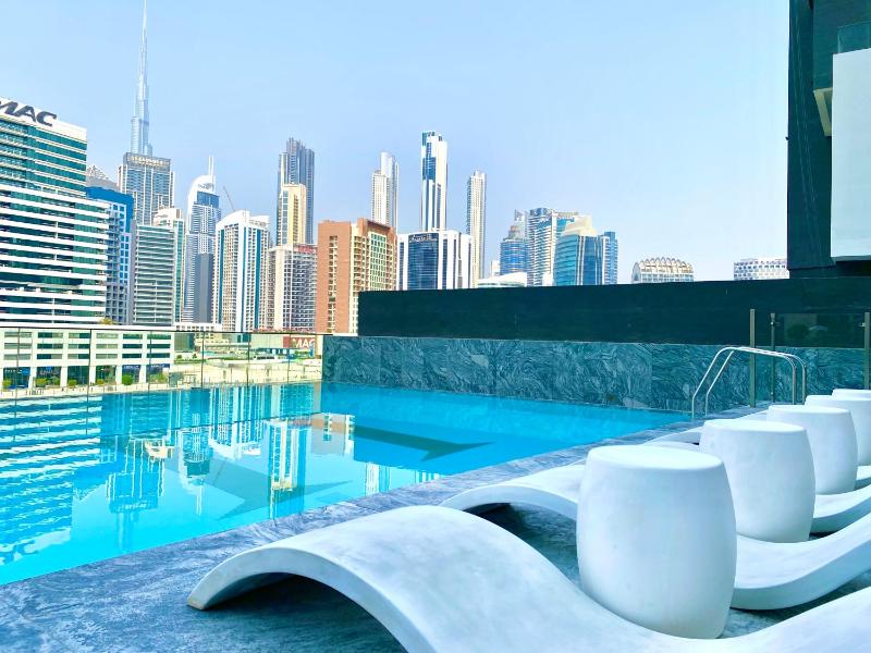 Luxury Binghatti Canal View Apt in Business Bay — отель с удобным расположением в Дубае