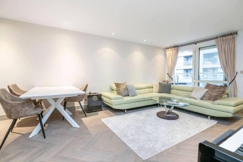 Цены на Stylish flat in a posh Chelsea в Лондоне