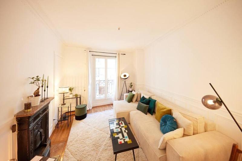 Cosy Apartment close Montmartre — отель с удобным расположением в Париже