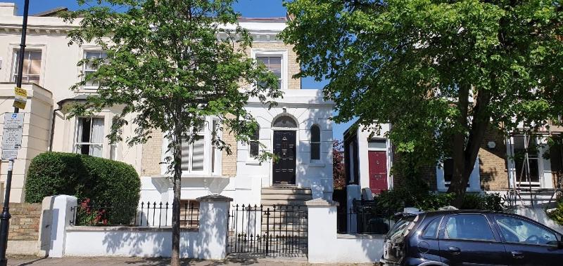 Цены на Charming Victorian Property with Aircon in Central London в Лондоне