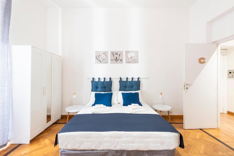 Hostly - Michelangelo Suite Midtown-Center of Rome — отель с удобствами в Риме