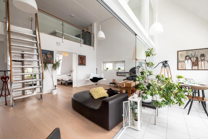 Цены на 2ndhomes Gorgeous and Unique Top Floor Apartment with Sea Views and Sauna в Хельсинки