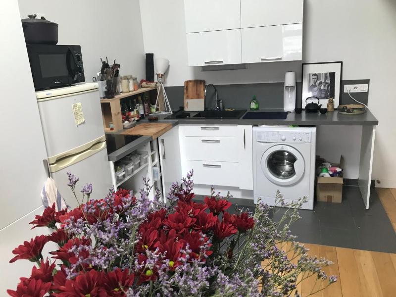 Charming Parisian Apartment under the Rooftops — забронировать отель в Париже