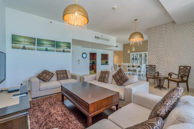 Цены на Gorgeous 3 Bed + maid room Sea View at JBR в Дубае