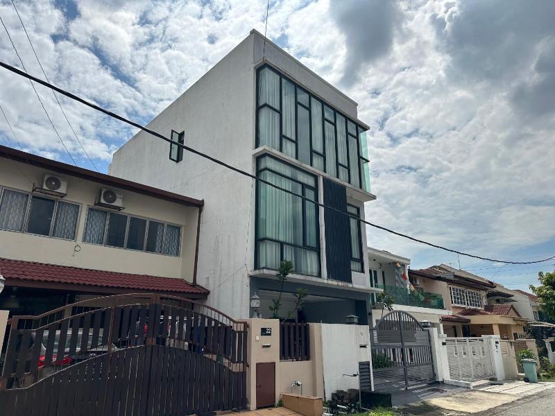 KL Sri Petaling BBQ & Games Landed House — отель с удобствами в Куала-Лумпуре