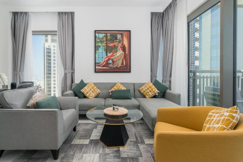 Цены на Luxurious Living Dubai Creek Balcony & View в Дубае