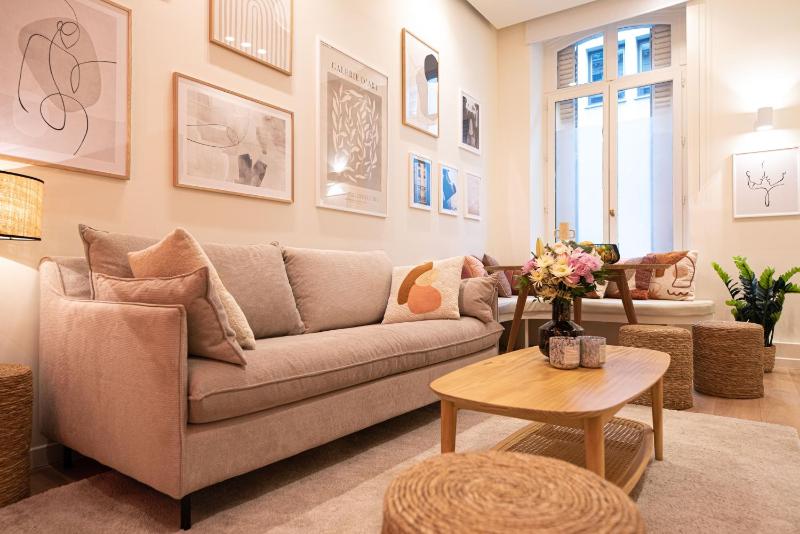 Amazing flat in champs elysees. — отель с удобствами в Париже