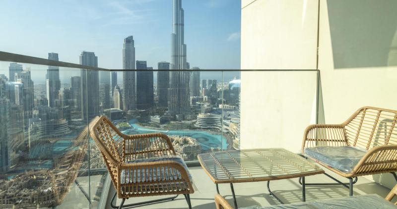MH - Burj Royal - Stunning 3BHK - REF5009 — отель с удобным расположением в Дубае